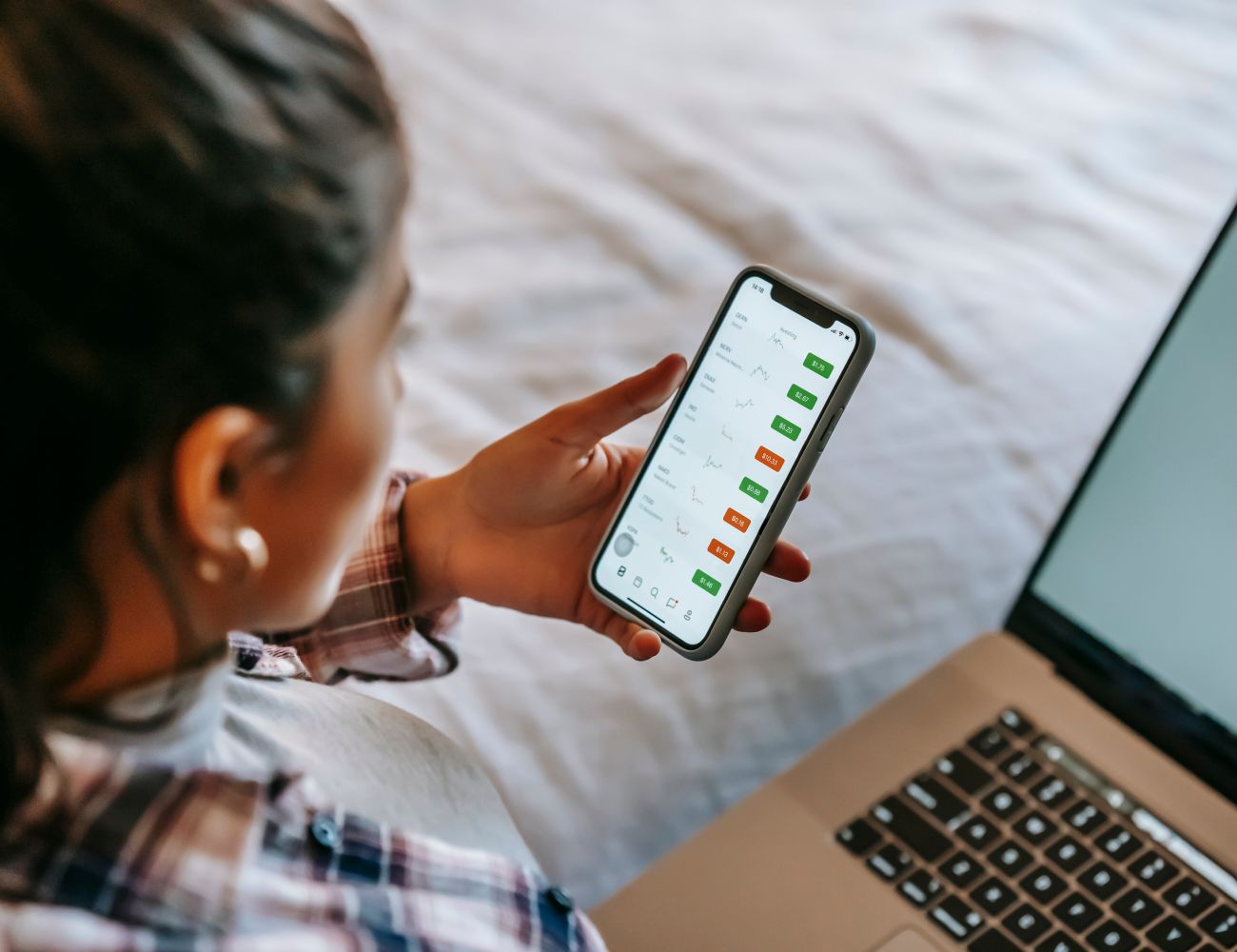 Trading on a smartphone app